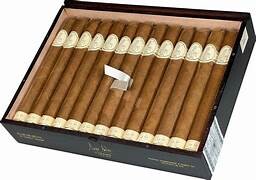 Flor de Selva Classic Collection Petit Corona